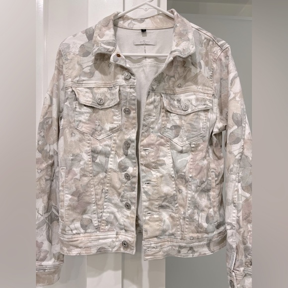 7 For All Mankind Sydney Garden Floral Printed Denim Jacket - Picture 3 of 8